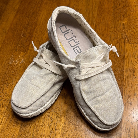 Women’s Hey Dude ‘Wendy sparkling gold’ slip on tan Loafers. Size 9 - Picture 1 of 9